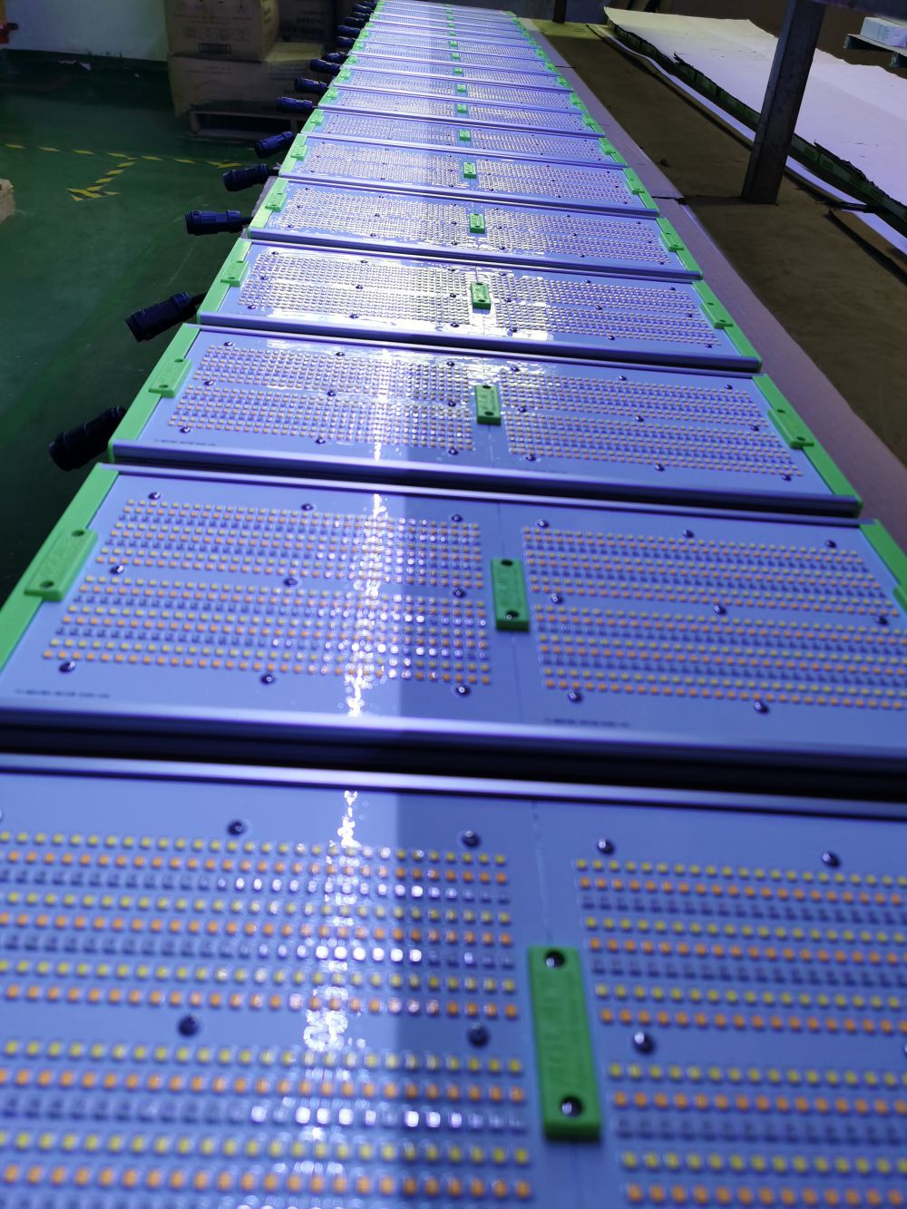 永利yl23455光电的ＳＭＤＬＥＤ用于公司自产的植物生长灯